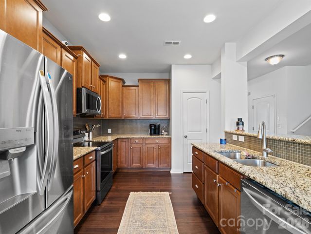 3702 Wiegon Lane, Charlotte, NC 28216