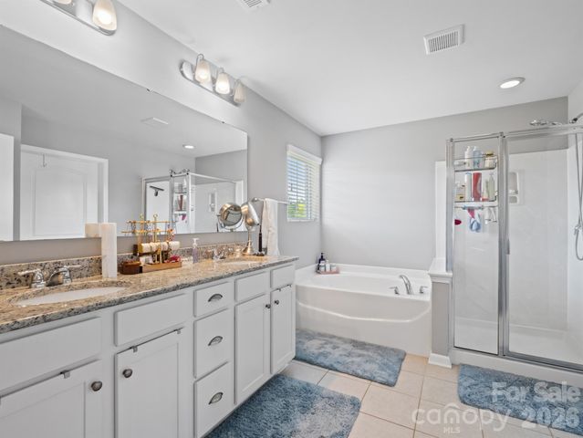 3702 Wiegon Lane, Charlotte, NC 28216