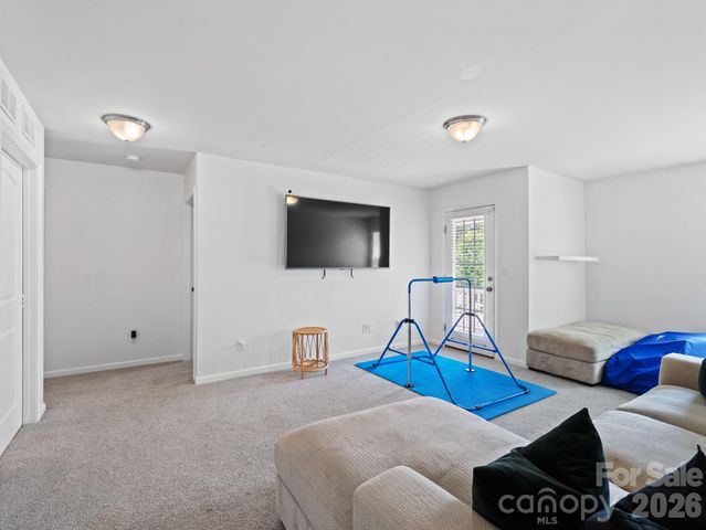 3702 Wiegon Lane, Charlotte, NC 28216