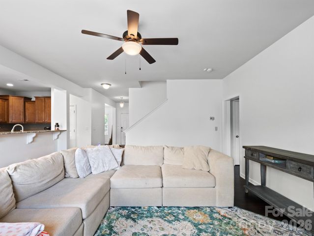 3702 Wiegon Lane, Charlotte, NC 28216