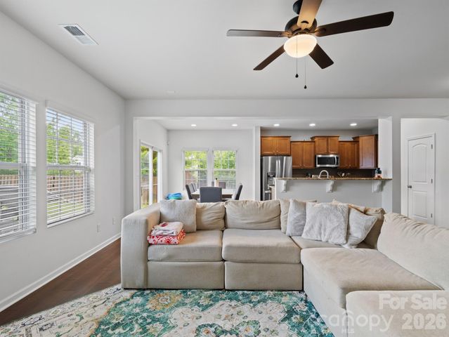 3702 Wiegon Lane, Charlotte, NC 28216