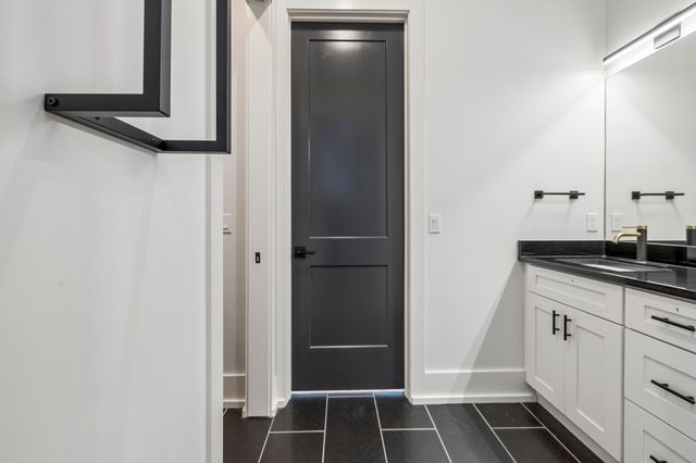 2702B Bronte Ave, Nashville, TN 37216