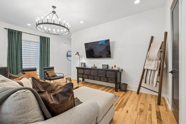 2702B Bronte Ave, Nashville, TN 37216