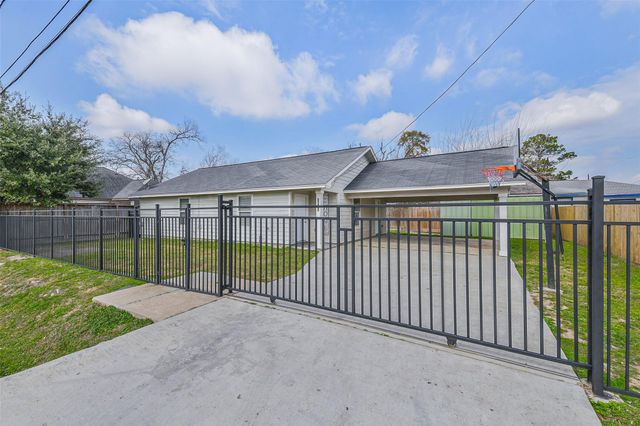 1010 Jeff Street, Houston, TX 77091