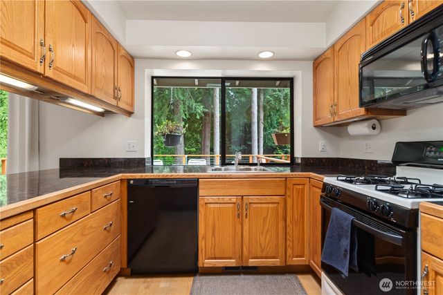 20 Clipper Lane, Port Ludlow, WA 98365