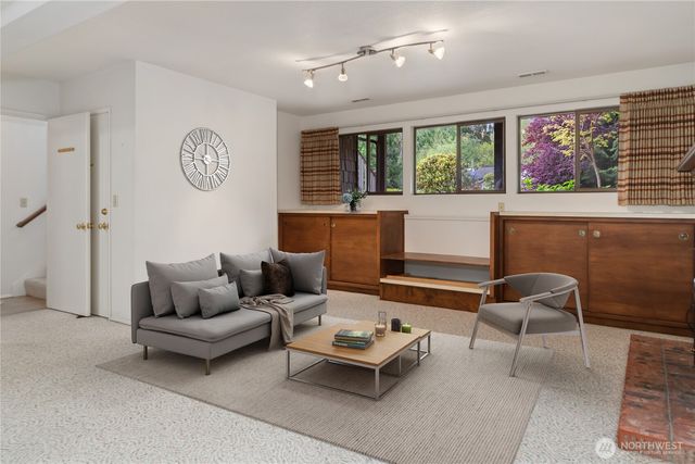 20 Clipper Lane, Port Ludlow, WA 98365