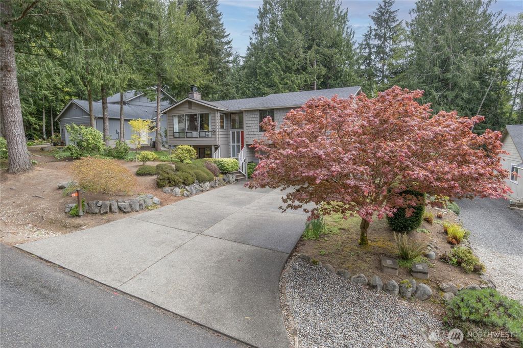 20 Clipper Lane, Port Ludlow, WA 98365