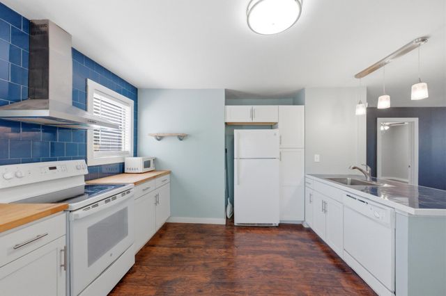 802 N Avenue N, Johnson City, TX 78636