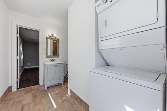 802 N Avenue N, Johnson City, TX 78636