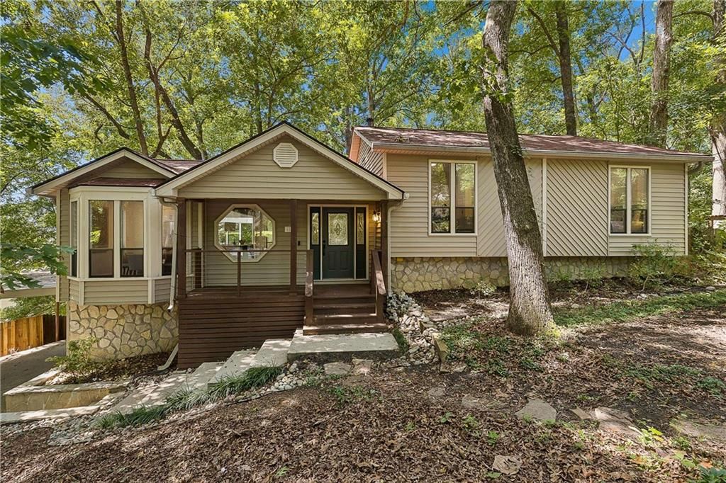 5090 River Valley Drive SE, Smyrna, GA 30082