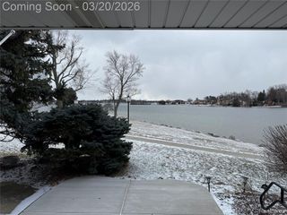 3553 Port Cove Drive 34, Waterford Charter Township, MI 48328