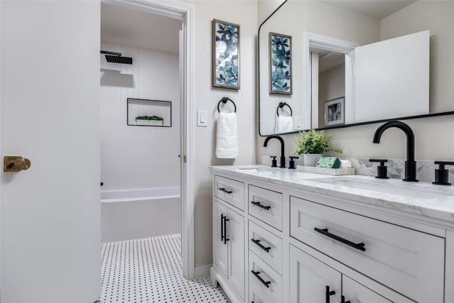 2400 Timbercreek Drive, Plano, TX 75075