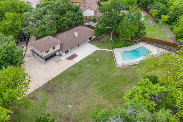 2400 Timbercreek Drive, Plano, TX 75075