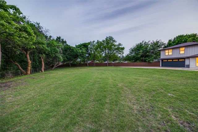 2400 Timbercreek Drive, Plano, TX 75075