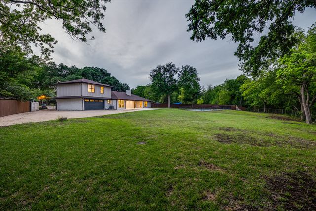 2400 Timbercreek Drive, Plano, TX 75075