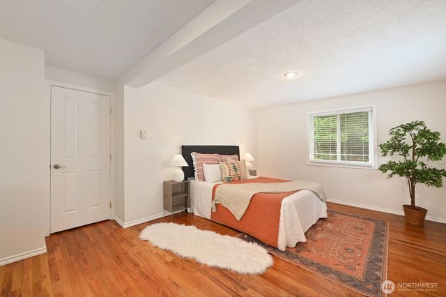 13804 Redmond Way, Redmond, WA 98052