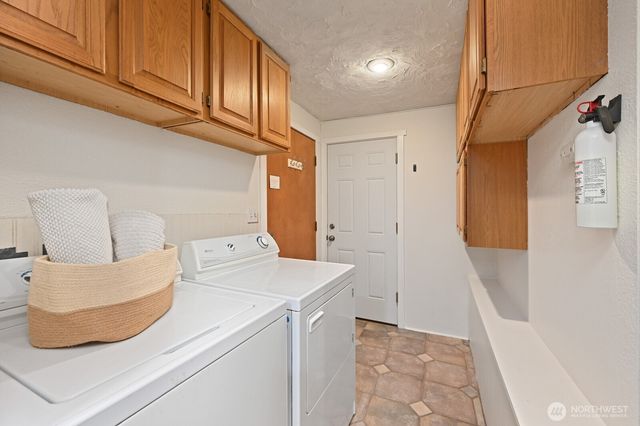 13804 Redmond Way, Redmond, WA 98052