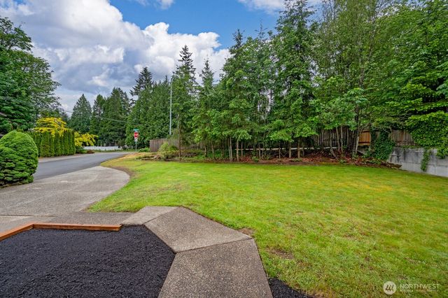 13804 Redmond Way, Redmond, WA 98052