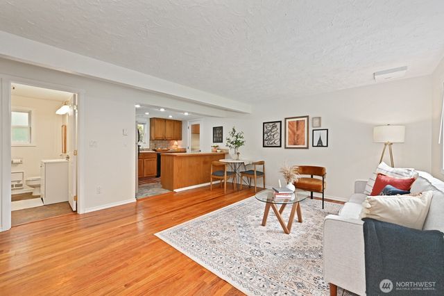 13804 Redmond Way, Redmond, WA 98052