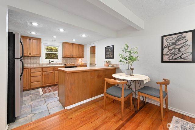 13804 Redmond Way, Redmond, WA 98052