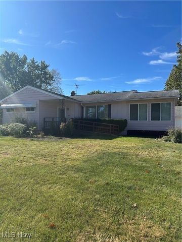 1824 Robindale Street, Wickliffe, OH 44092