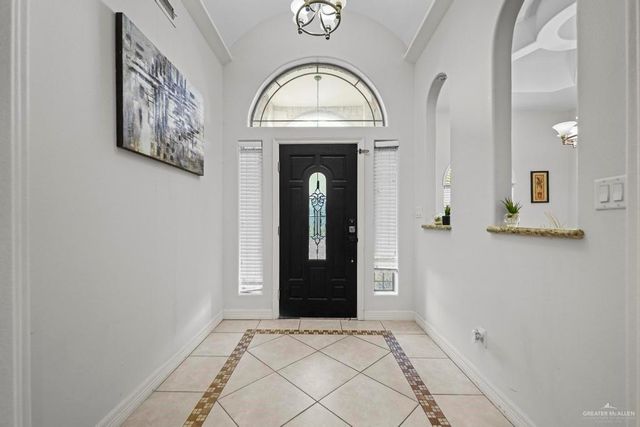 701 E Arapaho Avenue, Pharr, TX 78577