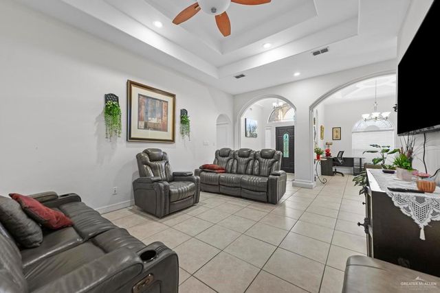 701 E Arapaho Avenue, Pharr, TX 78577