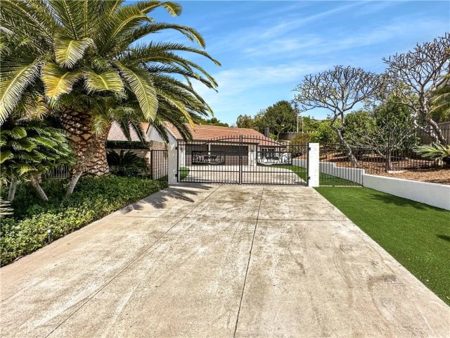 5519 E Avenida Palmar, Orange, CA 92869