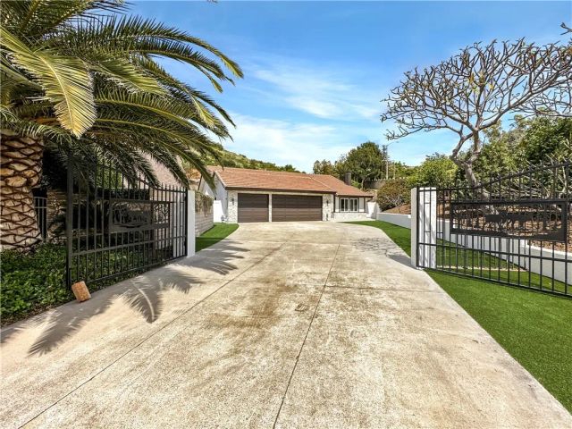 5519 E Avenida Palmar, Orange, CA 92869
