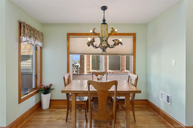 991 W Park Avenue, Long Beach, NY 11561