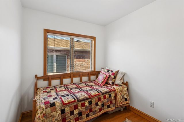 991 W Park Avenue, Long Beach, NY 11561