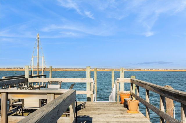 991 W Park Avenue, Long Beach, NY 11561