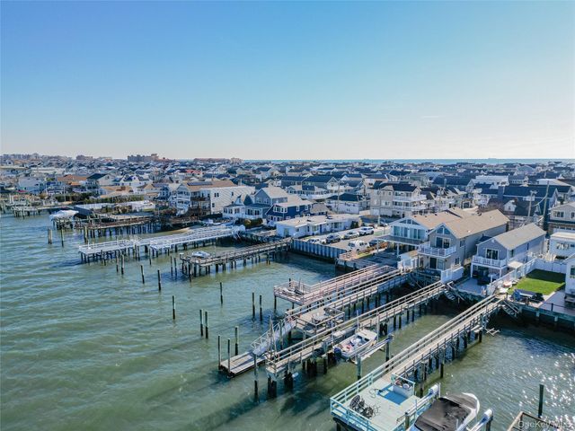 991 W Park Avenue, Long Beach, NY 11561