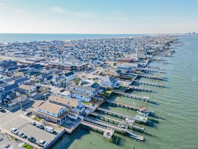 991 W Park Avenue, Long Beach, NY 11561