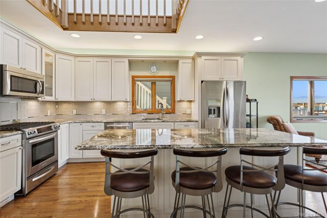 991 W Park Avenue, Long Beach, NY 11561