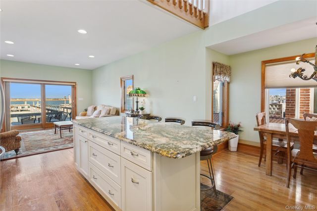 991 W Park Avenue, Long Beach, NY 11561