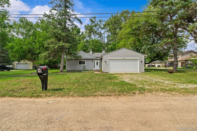 1145 Bayfield Street, Orion Charter Township, MI 48362