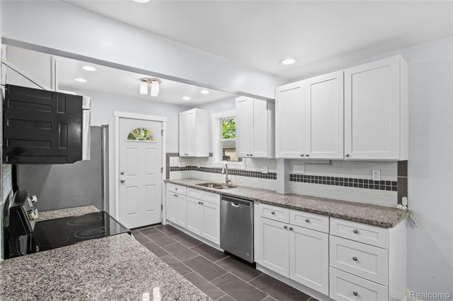 1145 Bayfield Street, Orion Charter Township, MI 48362