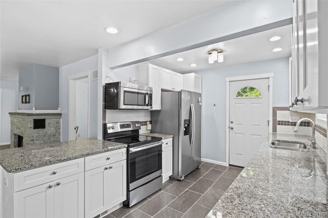 1145 Bayfield Street, Orion Charter Township, MI 48362