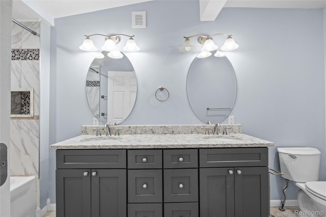 1145 Bayfield Street, Orion Charter Township, MI 48362