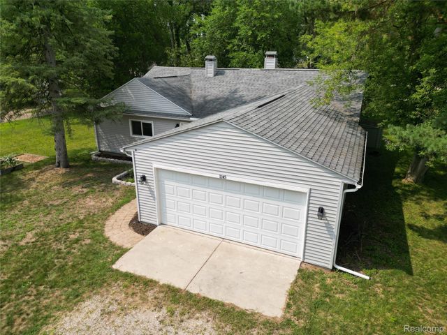 1145 Bayfield Street, Orion Charter Township, MI 48362