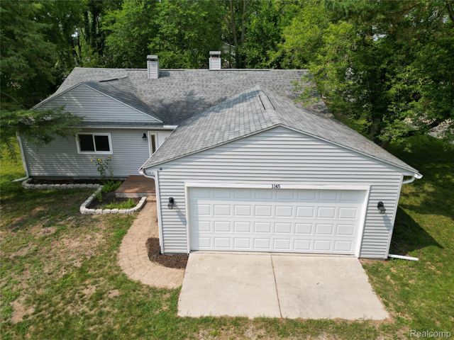 1145 Bayfield Street, Orion Charter Township, MI 48362