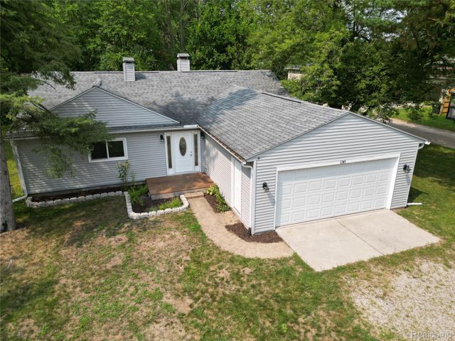 1145 Bayfield Street, Orion Charter Township, MI 48362