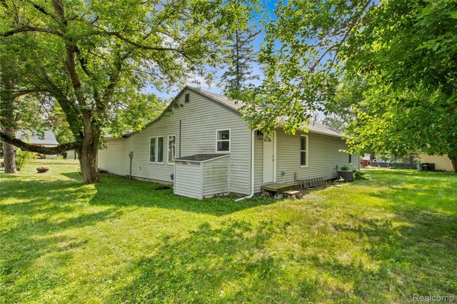 1145 Bayfield Street, Orion Charter Township, MI 48362