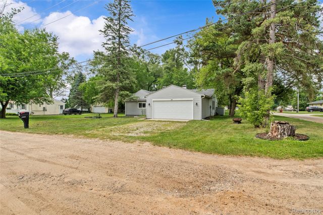 1145 Bayfield Street, Orion Charter Township, MI 48362