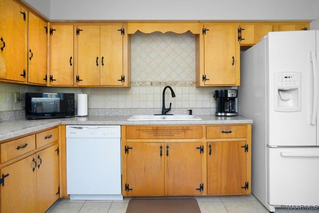 925 GREEN FOREST Drive, Montgomery, AL 36109