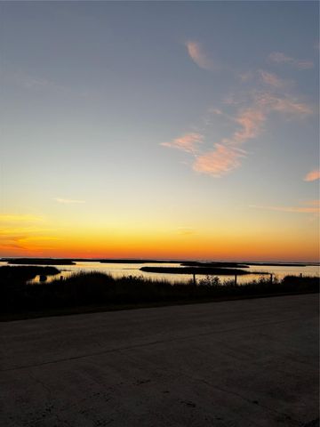 16714 Curlew Road, Jamaica Beach, TX 77554