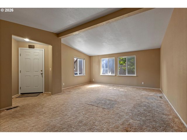 395 SEAGROVE Loop, Lincoln City, OR 97367