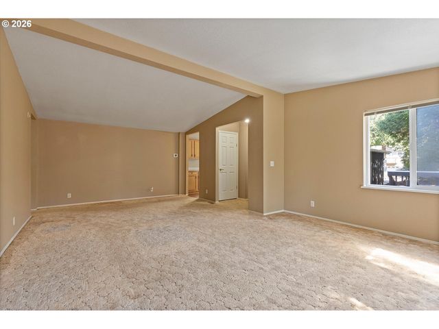 395 SEAGROVE Loop, Lincoln City, OR 97367