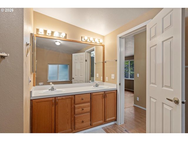 395 SEAGROVE Loop, Lincoln City, OR 97367